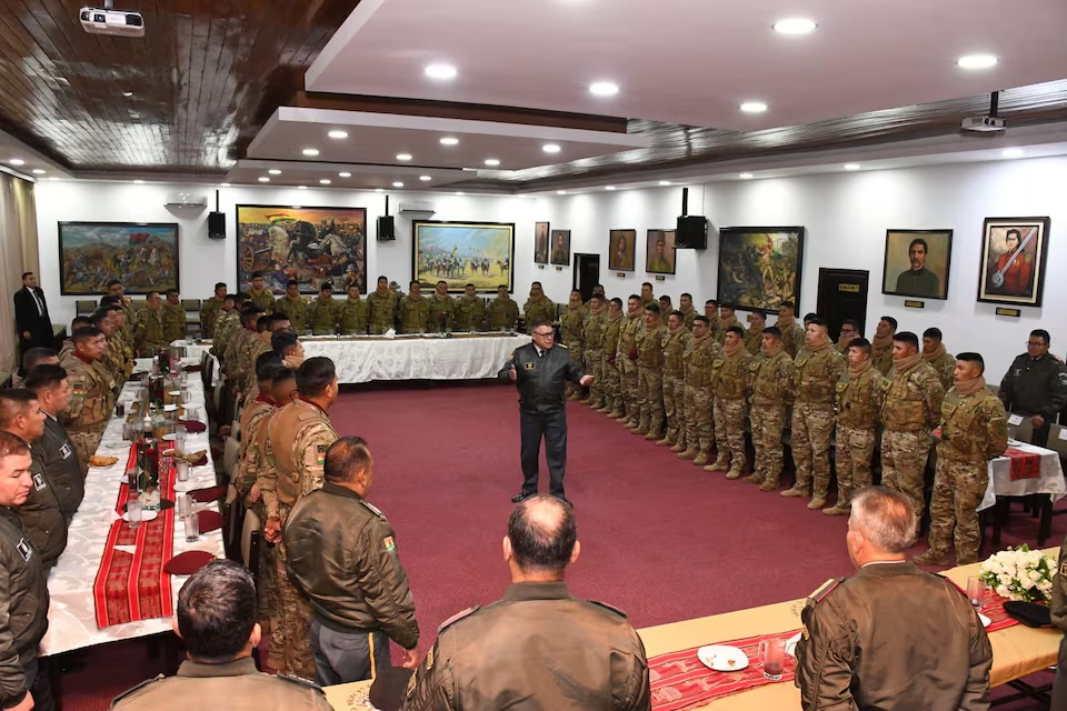 General Zuniga in a meeting with soldiers before the coup/Reuters