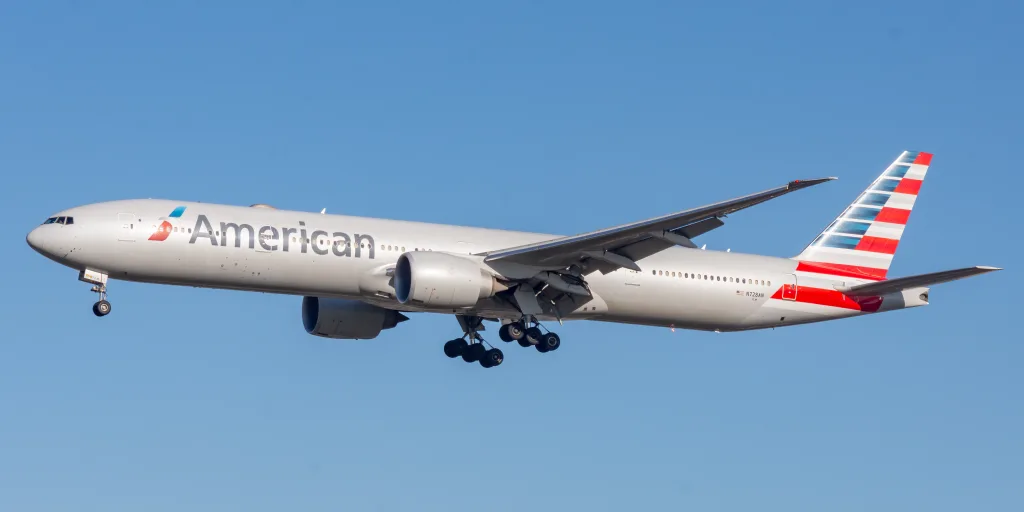 Both crashes occured in the space of three days/American Airlines