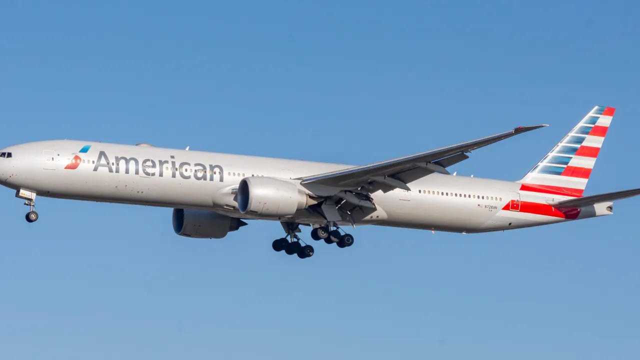 Both crashes occured in the space of three days/American Airlines